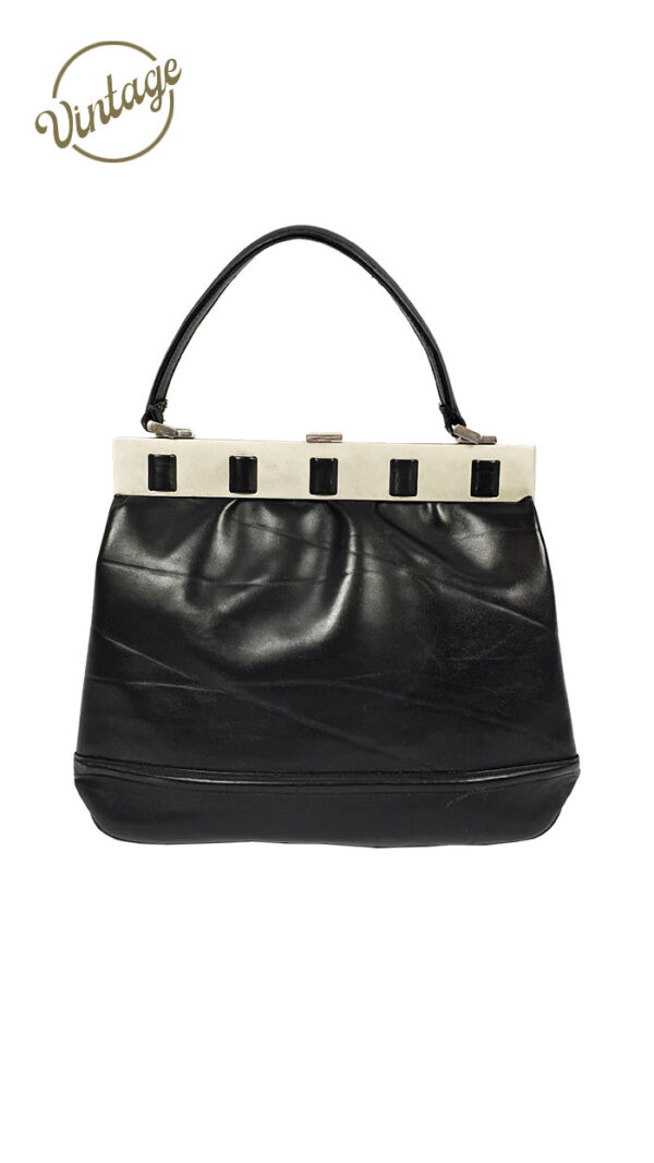 Borsa di pelle con placca di metallo