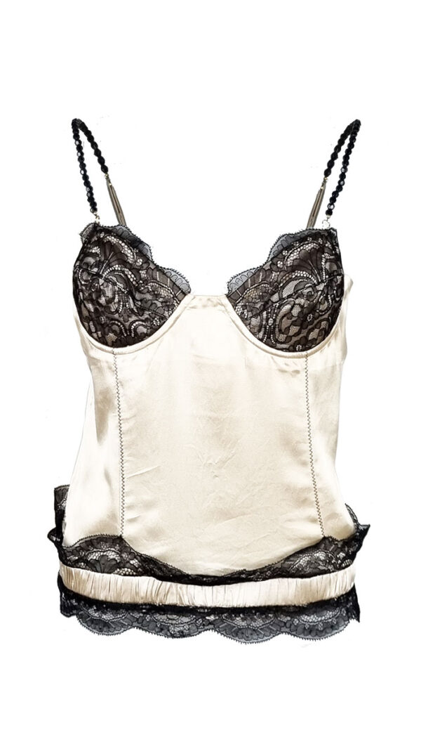 Top in seta beige elegante con bretelle di perline ed inserti in pizzo