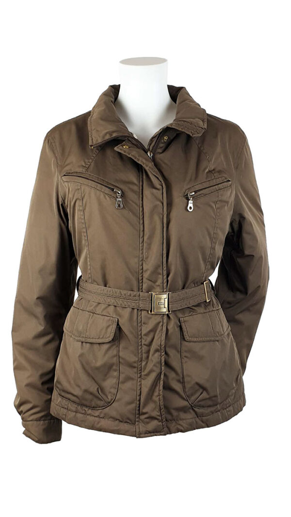 Piumino con tasche e cintura in vita